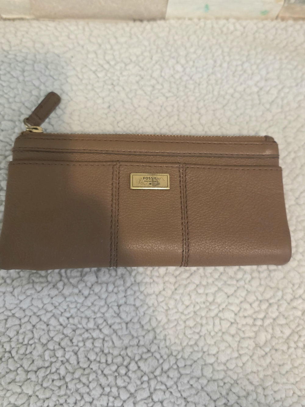 Fossil Brown Leather Zip Wallet